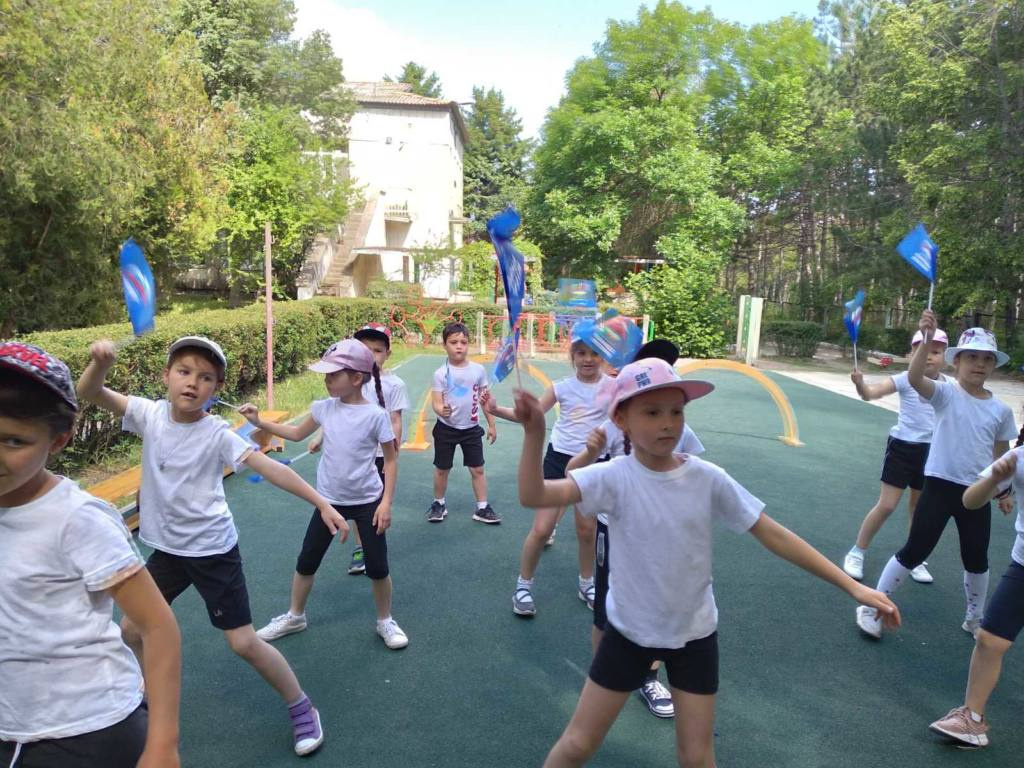 Спортивное развлечение в детском саду, приуроченное к празднику "День России"