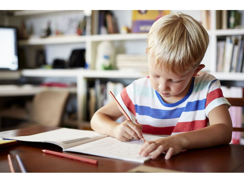 Консультация для родителей: "Готовим руку ребёнка к письму"
